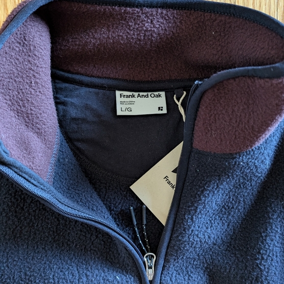 FRANK AND OAK - NEVER WORN NWT Axis Polar Fleece in Burgundy Size L - Picture 5 of 5